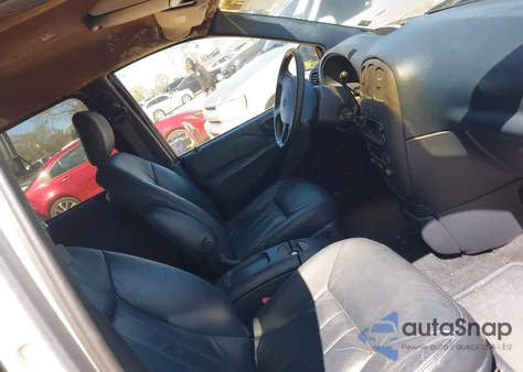 2002 Dodge Grand Caravan Es from USA, damaged, VIN 2B8GP54L32R577282